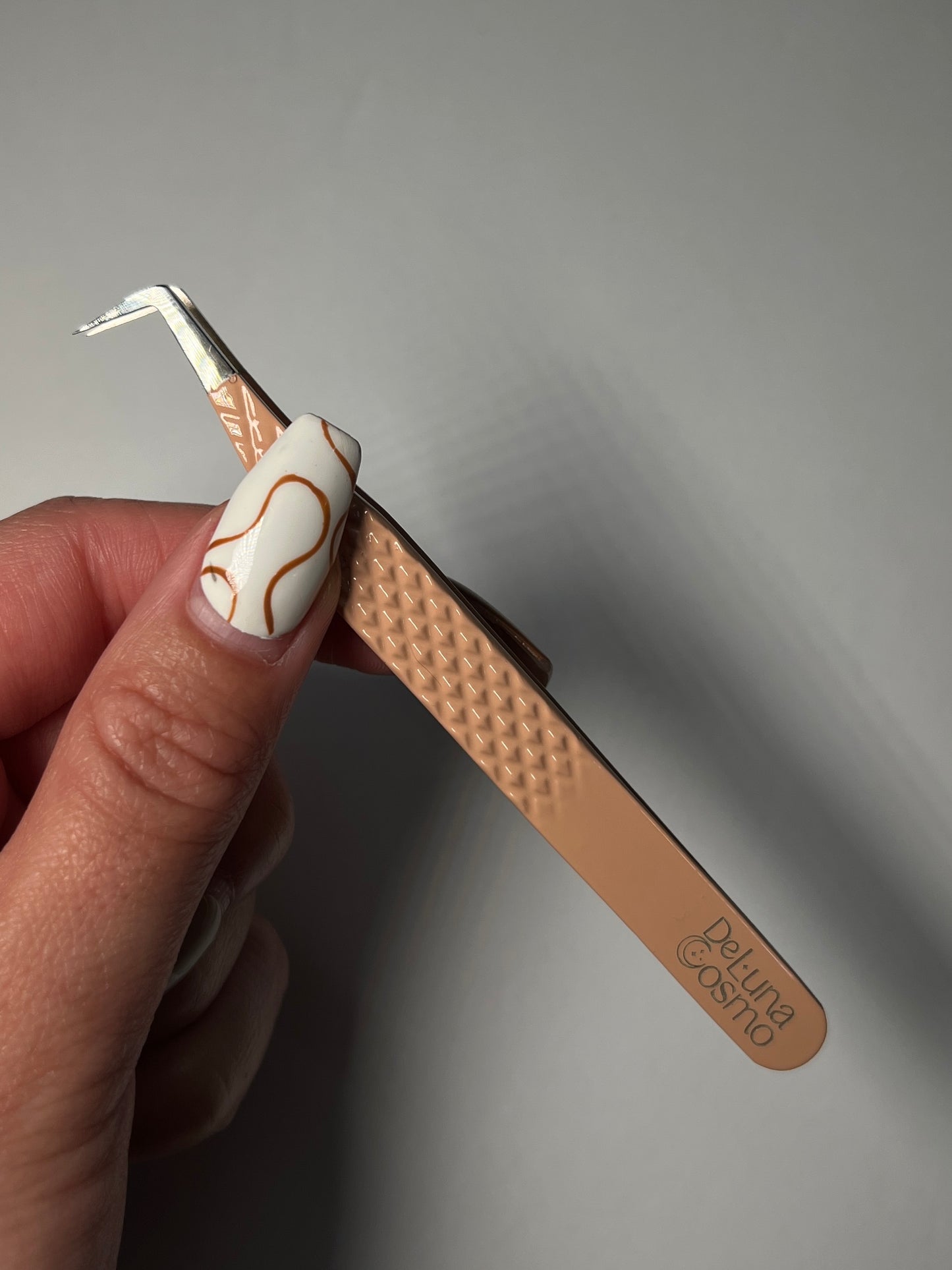Neutral Girl Tweezer collection